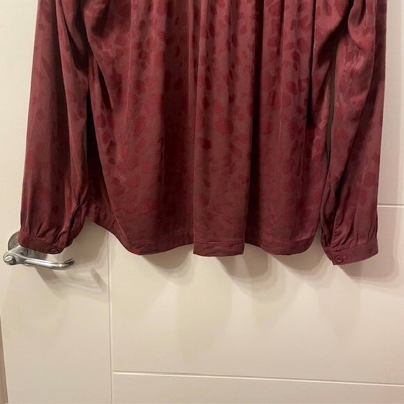Evereve Cloth & Stone Leopard Print Button Up Blouse Maroon Size Medium V-Neck - Picture 11 of 16